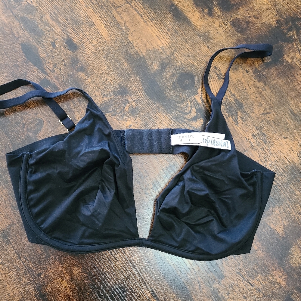 Victoria secret bras size 36D